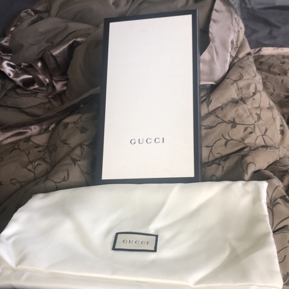 Authentic Gucci wallet NEVER USED - Picture 3 of 6